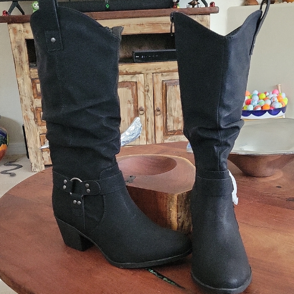 Global Win Women's Black Heeled Boots
